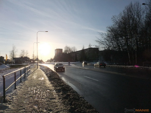 Fujifilm FinePix F300EXR: klame tělem