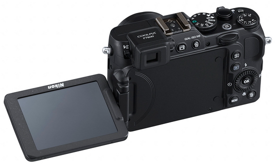 Nikon Coolpix P7800 dostal EVF