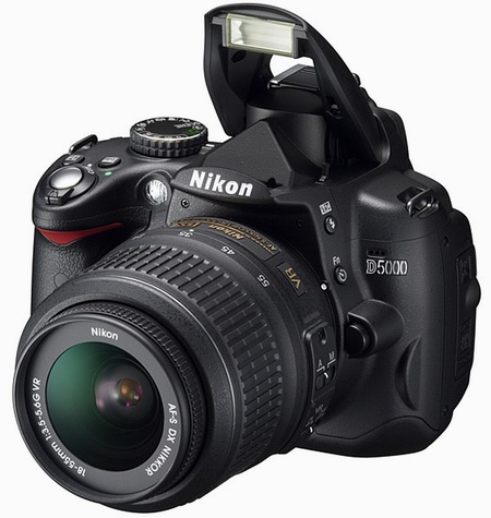 Nikon přichází s novou zrcadlovkou D5000