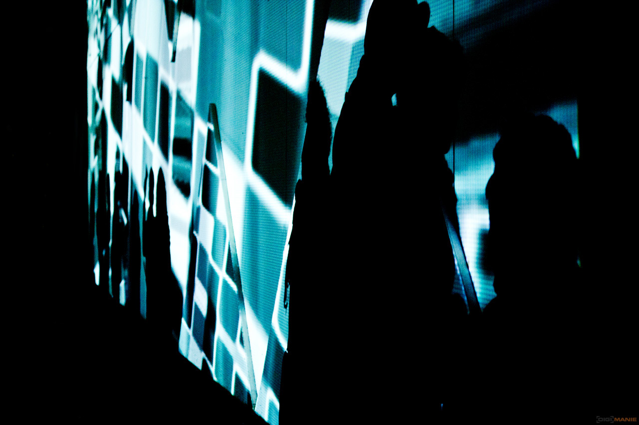 GLOW 2013: umělecká světelná show