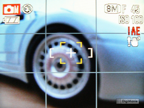 FinePix F480: levný kompakt se širokoúhlým objektivem