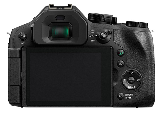 Vodě odolný ultrazoom Panasonic Lumix FZ300 s F2,8 objektivem