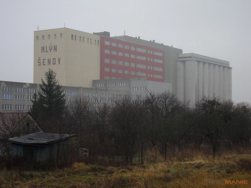 Samsung ST550: jedno LCD nestačí