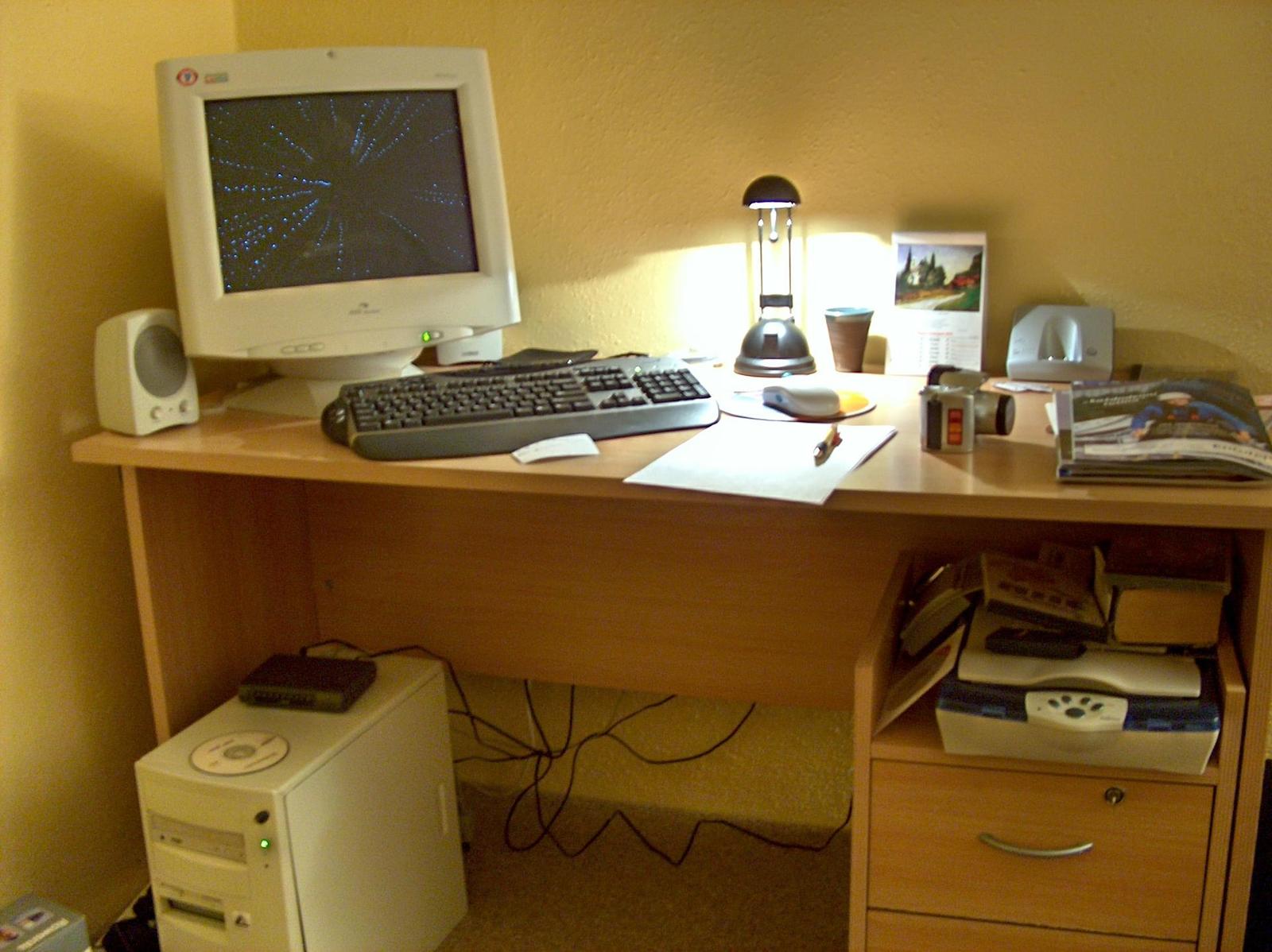 HP Photosmart 945: levné EVFko s digitálním bleskem