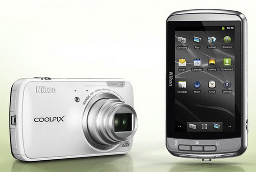 Kompaktní Nikon Coolpix S800c s Androidem