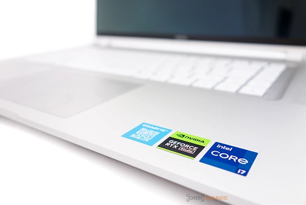 Gigabyte Aero 16 BSF: velké zlepšení a RTX 4070 k tomu