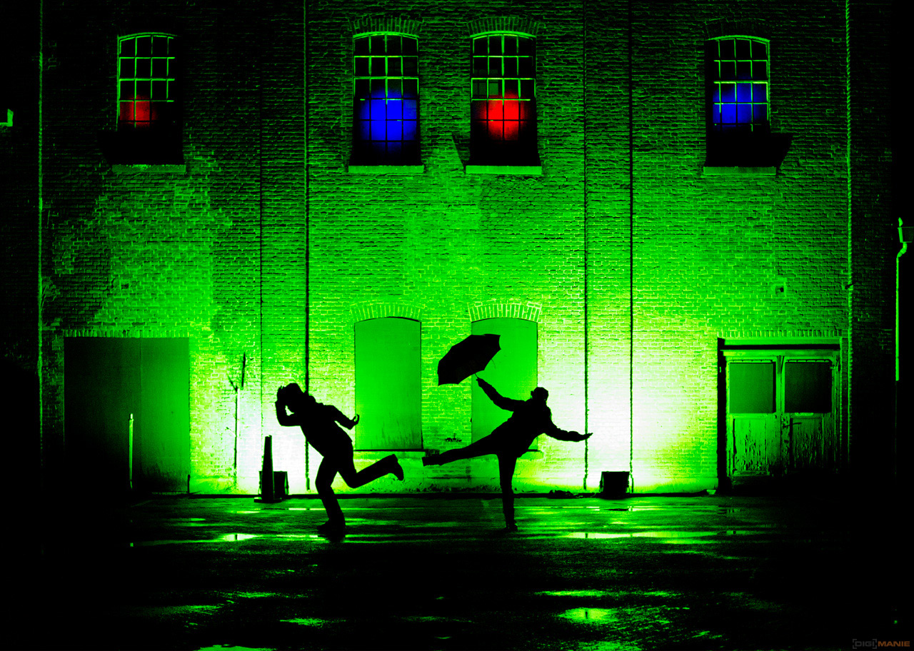 GLOW 2013: umělecká světelná show