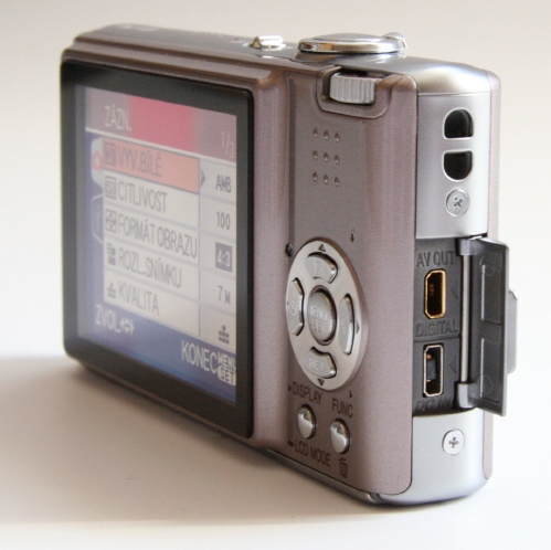 Panasonic Lumix DMC-FX 30EG: rodinná tradice