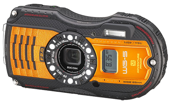 Outdoorový kompakt Ricoh WG-5 s F2,0 objektivem