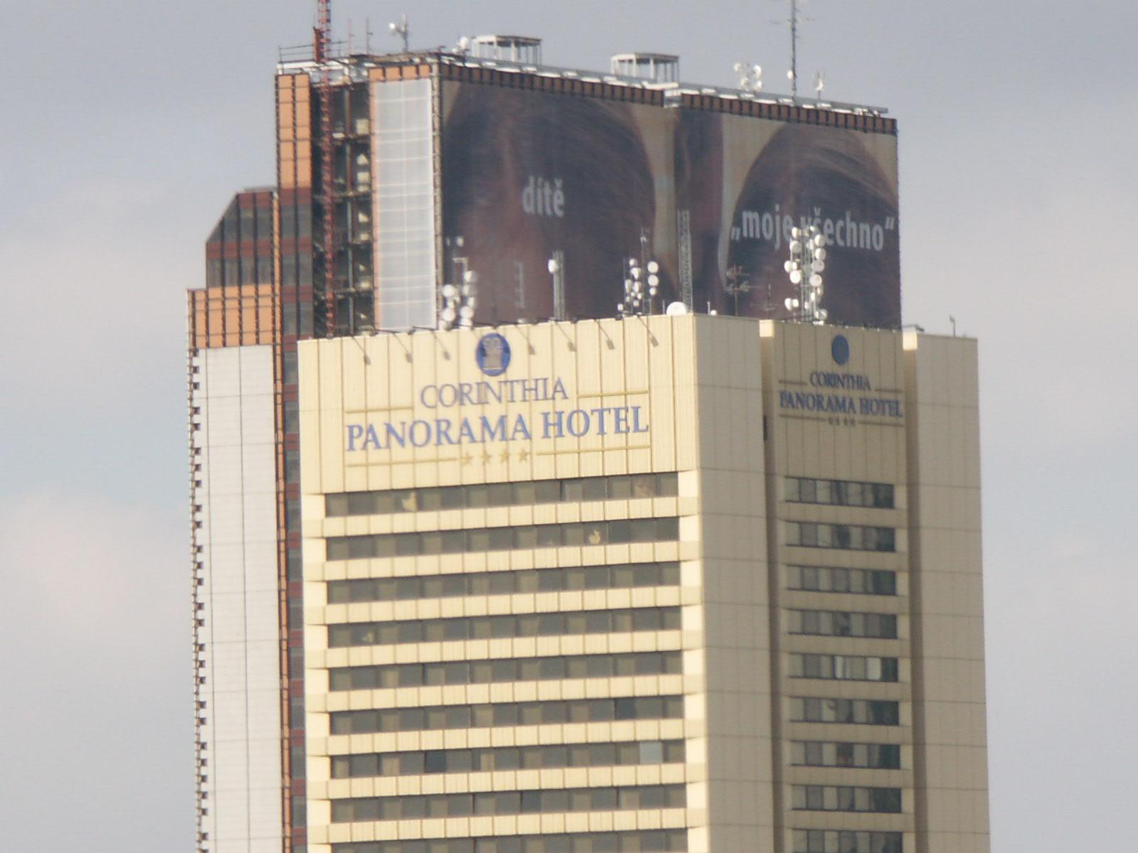 Minolta DiMAGE A2: osmimegapixel s anti-shake systémem