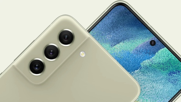 Samsung uvádí Galaxy S21 FE 5G se zadními fotoaparáty max. s 12 MPx