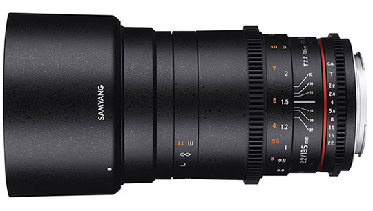 Samyang uvedl objektiv 135mm F2.0 a 135mm T2.2