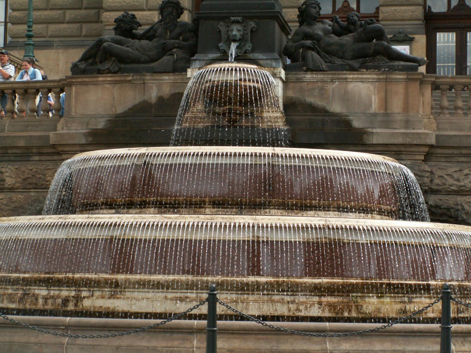 DiMAGE Z3: "stabilizovaný" čtyřmegapixel