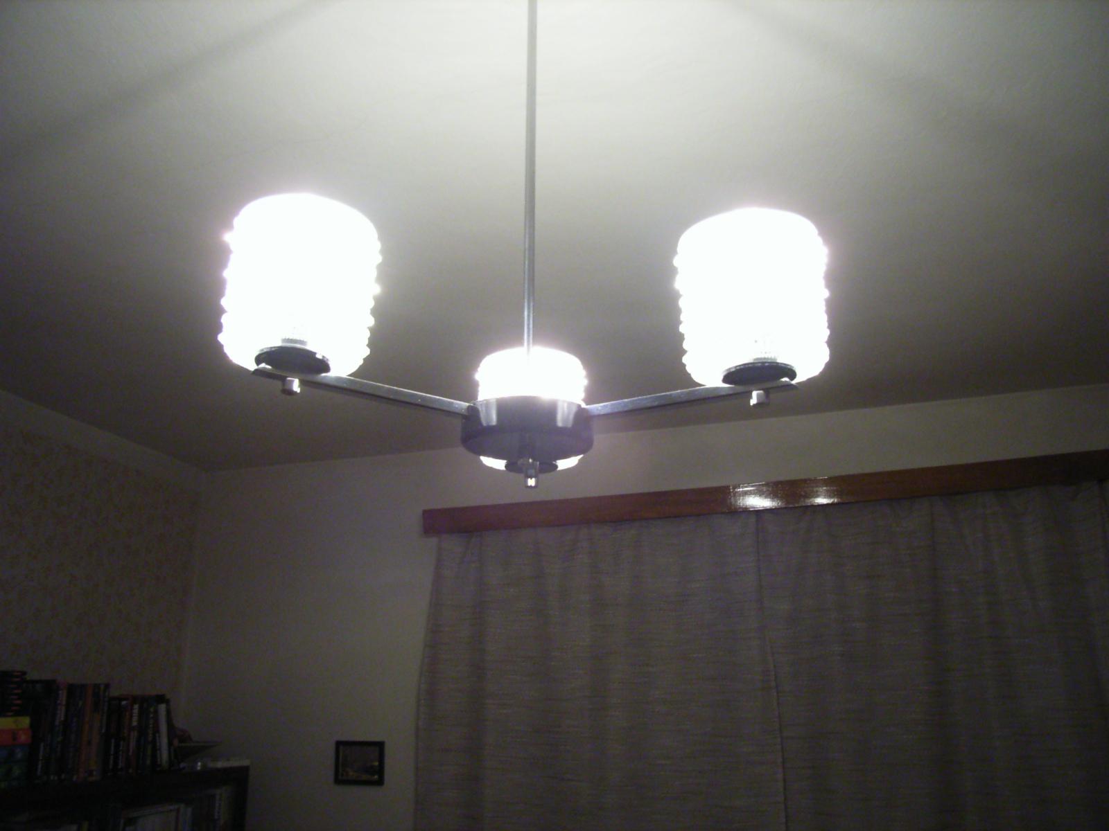 Caplio R1: Široká kompaktní náruč