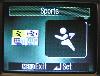 Coolpix 4100: malý automat