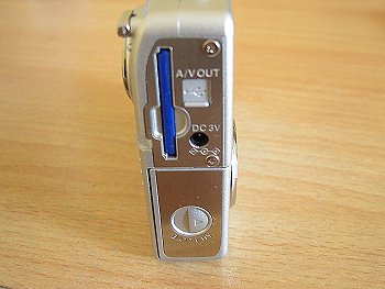 Minolta DiMAGE X20: Dvacítka je nejjednodušším X-kem