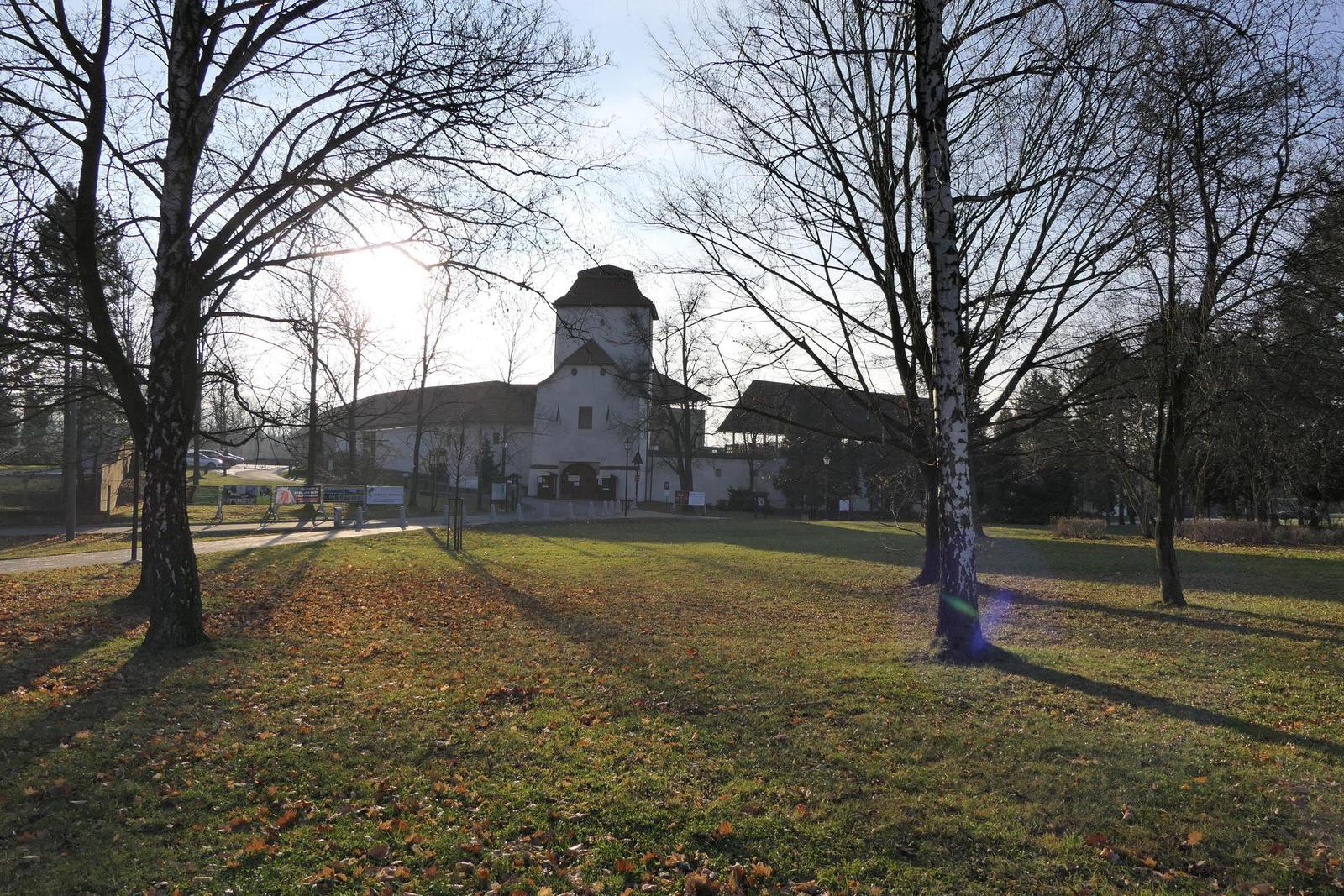 Panasonic Lumix FZ2000: ultrazoom nebo profi kamera?