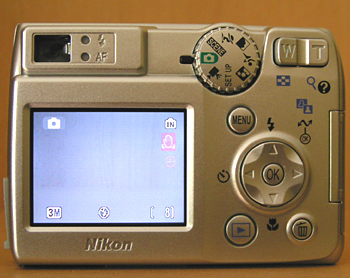 Coolpix 7600: Sedmimilionový kompakt