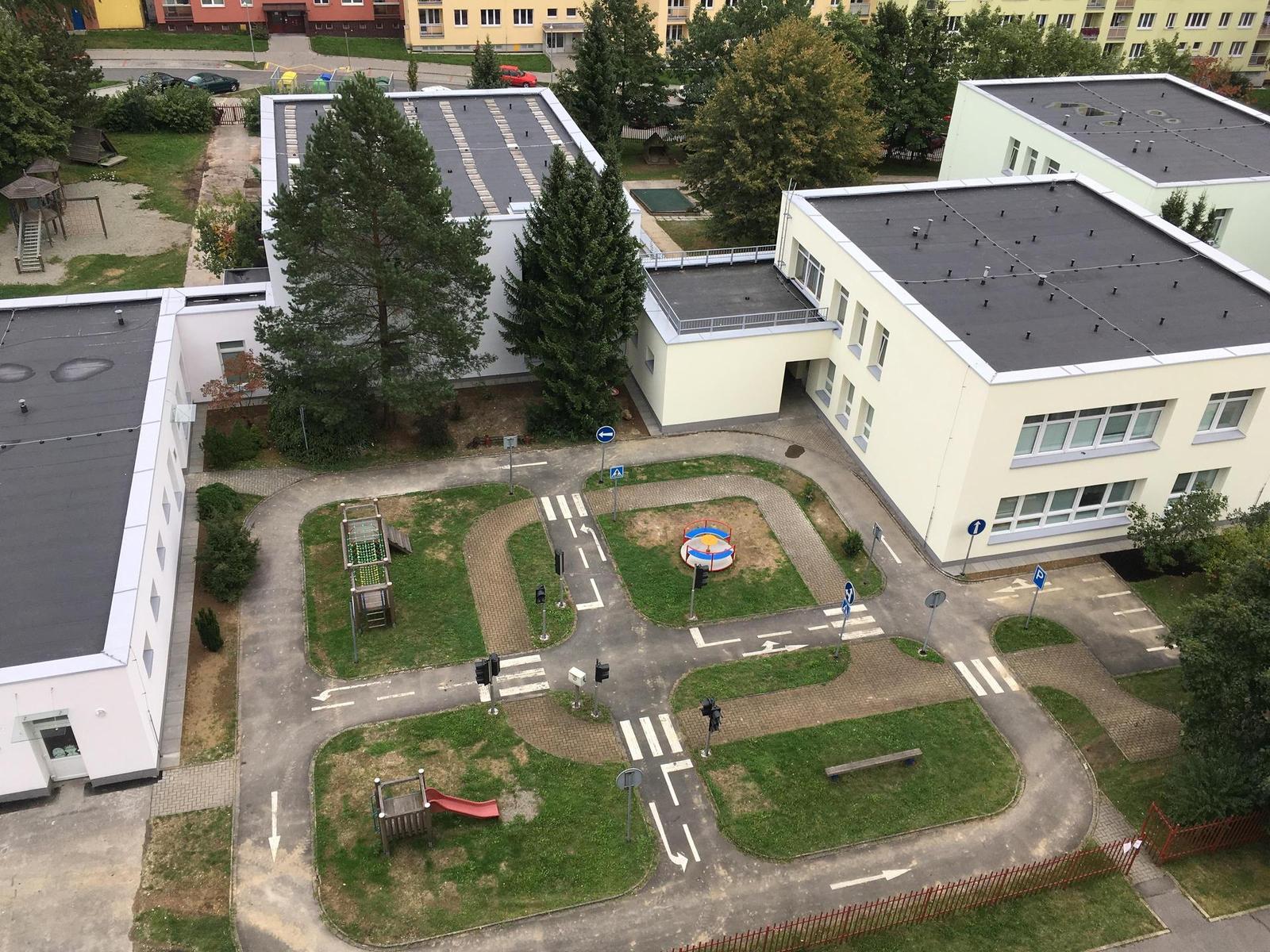 Apple iPhone SE: kompaktní silák