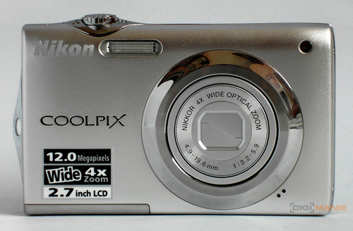 Nikon Coolpix S3000: kapesní trpaslík