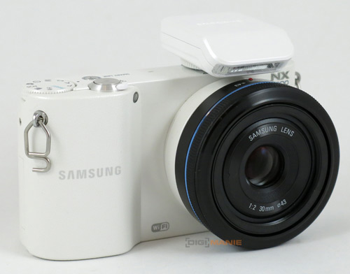 Samsung NX1000: sněhobílý bezdrát