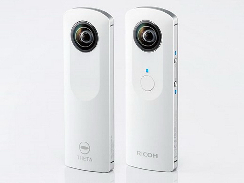 Ricoh Theta se dvěma objektivy pro 360° panoramata