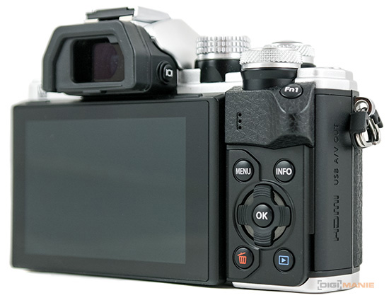 Olympus OM-D E-M10 Mark II: podařené retro