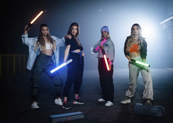 Zhiyun uvedl LED světla Fiveray F100 a M40