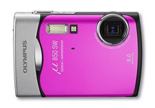 Novinky u Olympusu – do hor i pod vodu