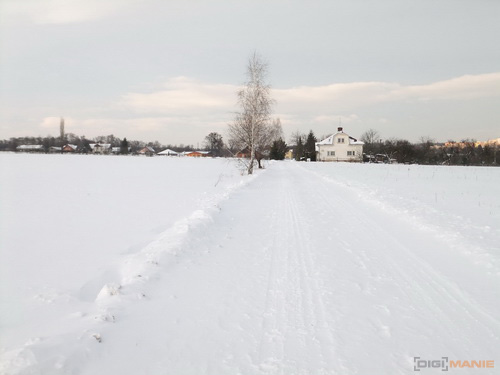 Fujifilm FinePix F300EXR: klame tělem