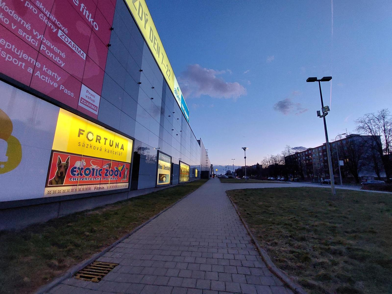 Samsung Galaxy A52s 5G: populární univerzál