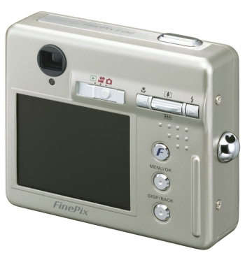 Dva nové přístroje od Fuji: Hranaté sestry