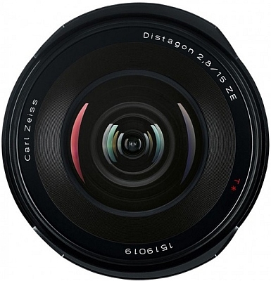 Carl Zeiss přichází s objektivem Distagon T* 2.8/15