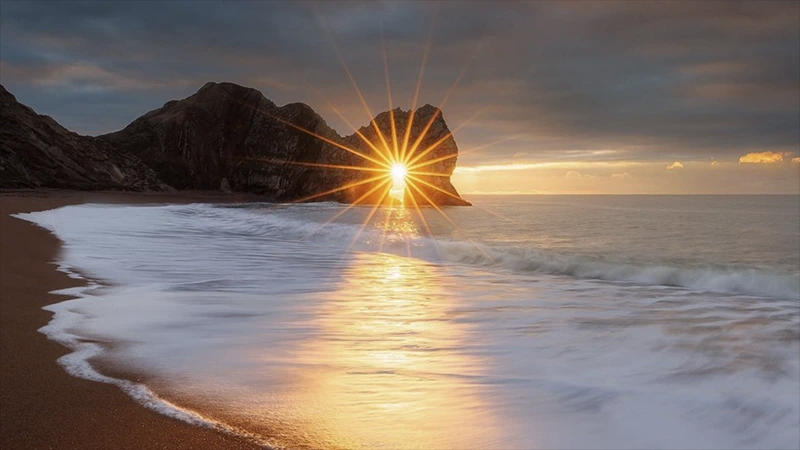 Fotograf se o úchvatné snímky Durdle Door snažil 4 roky. Konečně to vyšlo