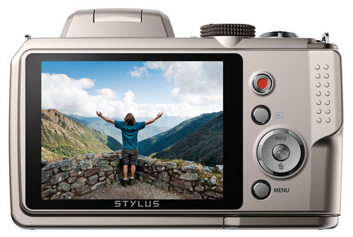 Olympus SP-820UZ se 40× optickým zoomem