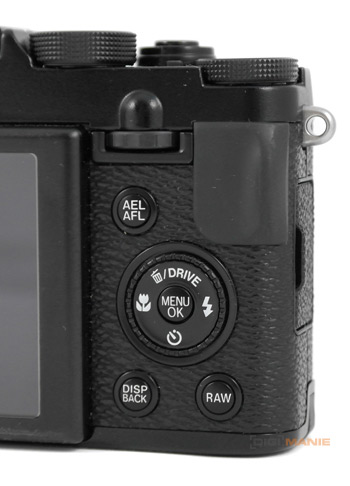 Fujifilm X10: retroborec