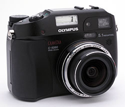 V “Top 10” PC Worldu bodují Olympus a Canon