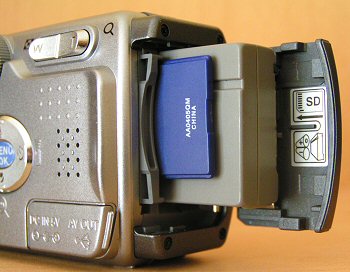 Digimax V6: šest mega ve známém těle