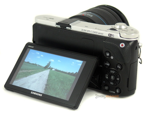 Samsung NX300: spousta kroků vpřed, jeden vzad