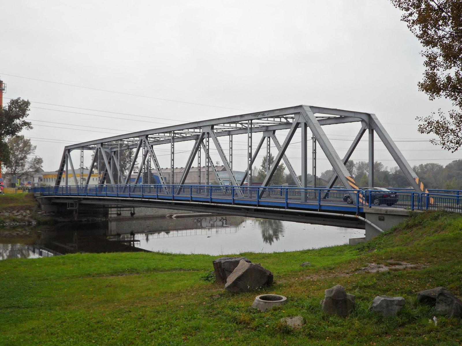 Samsung WB210: dotkněte se 21 milimetrů!