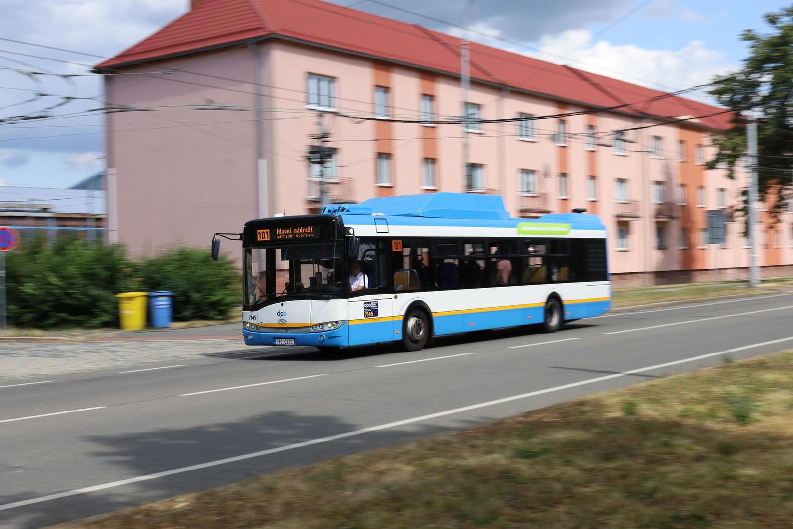 Canon EF 50mm f/1.4 USM