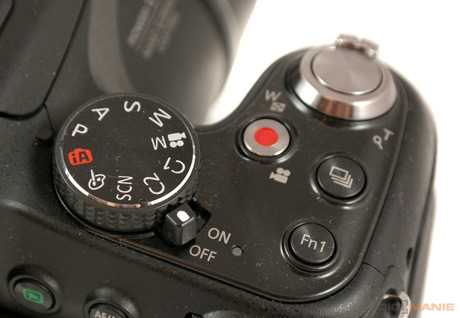 Panasonic Lumix FZ200: ultrazoomové překvapení roku