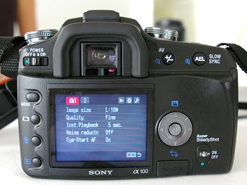 Sony Alfa 100 na scéně