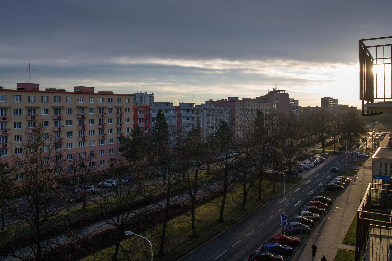 iPhone vs. staré APS-C: co má vyšší dynamický rozsah?