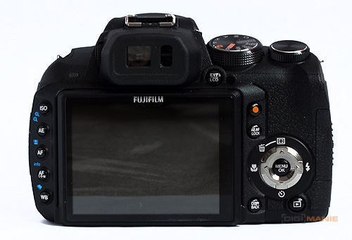 Fujifilm FinePix HS10: ultrazoom roku?