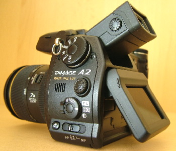 Minolta DiMAGE A2: osmimegapixel s anti-shake systémem