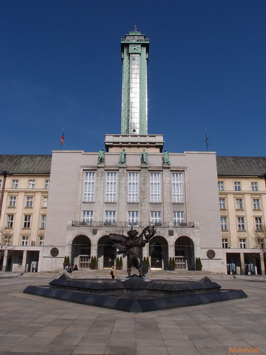 Olympus XZ-1: trefa do černého