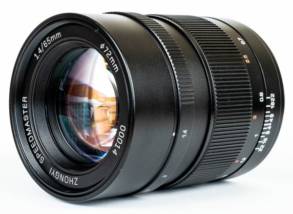 Zhong Yi Mitakon 65mm F1.4 pro středoformát Fujifilm G