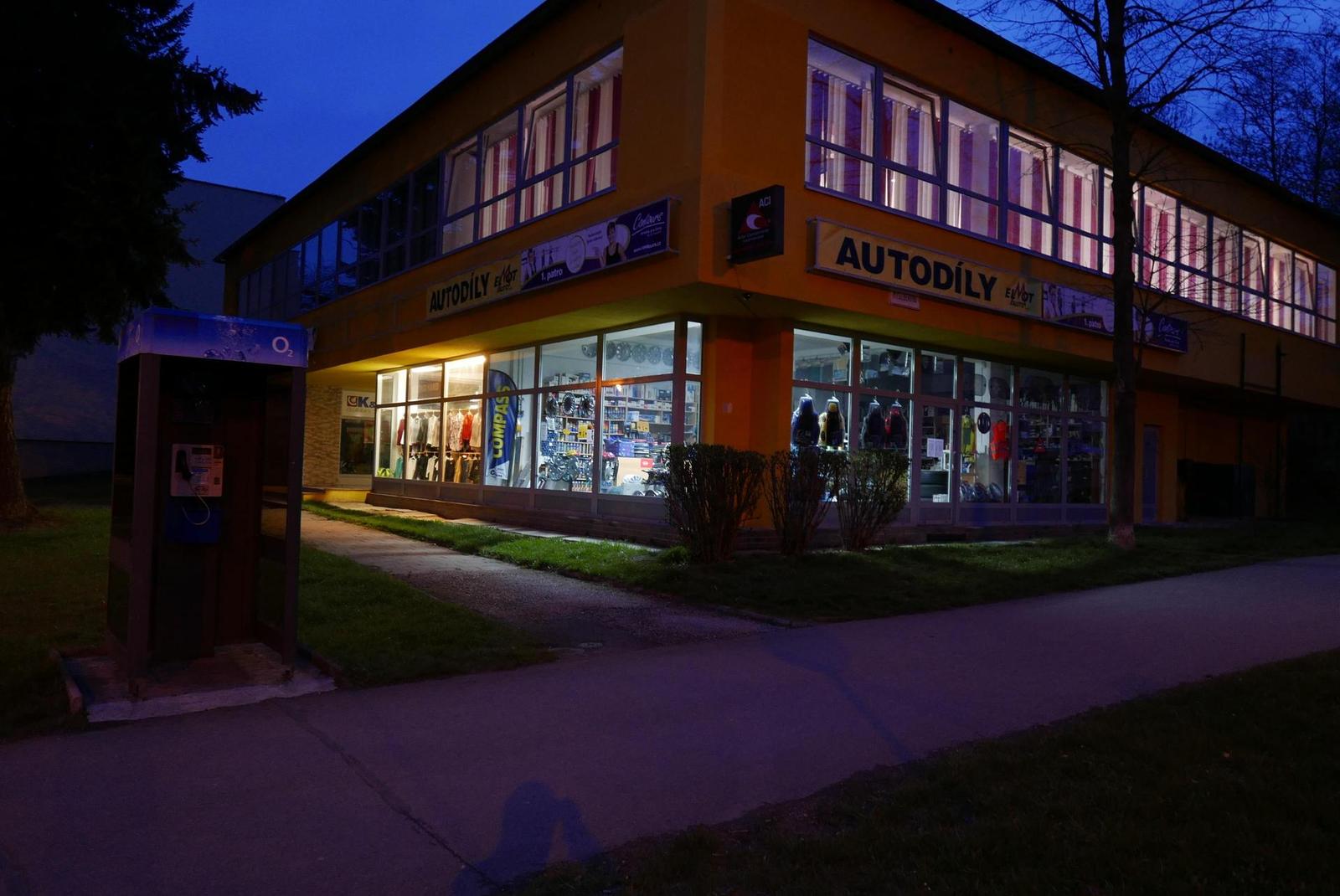 Panasonic Lumix LX100: pozoruhodný profi kompakt