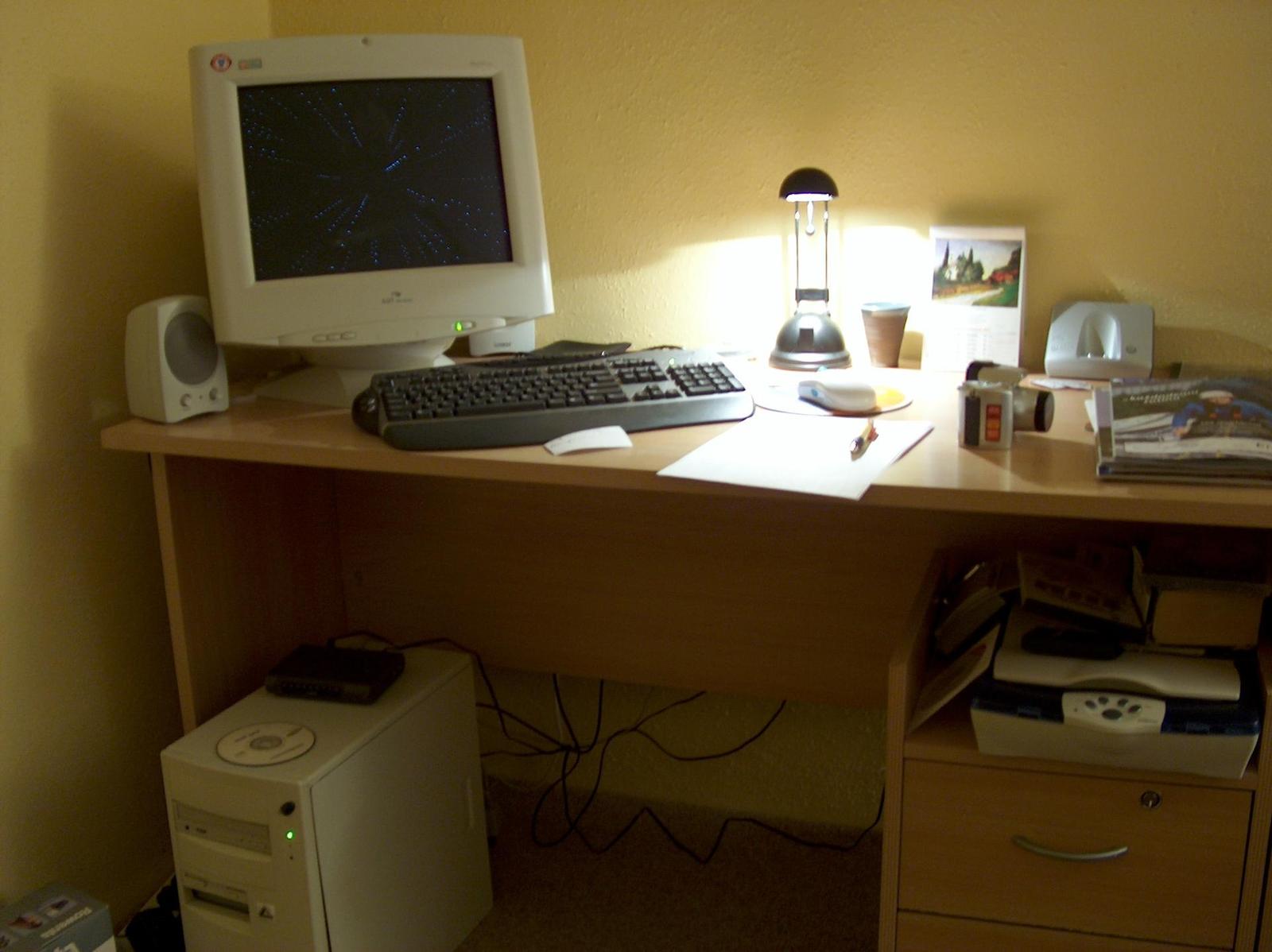 HP Photosmart 945: levné EVFko s digitálním bleskem